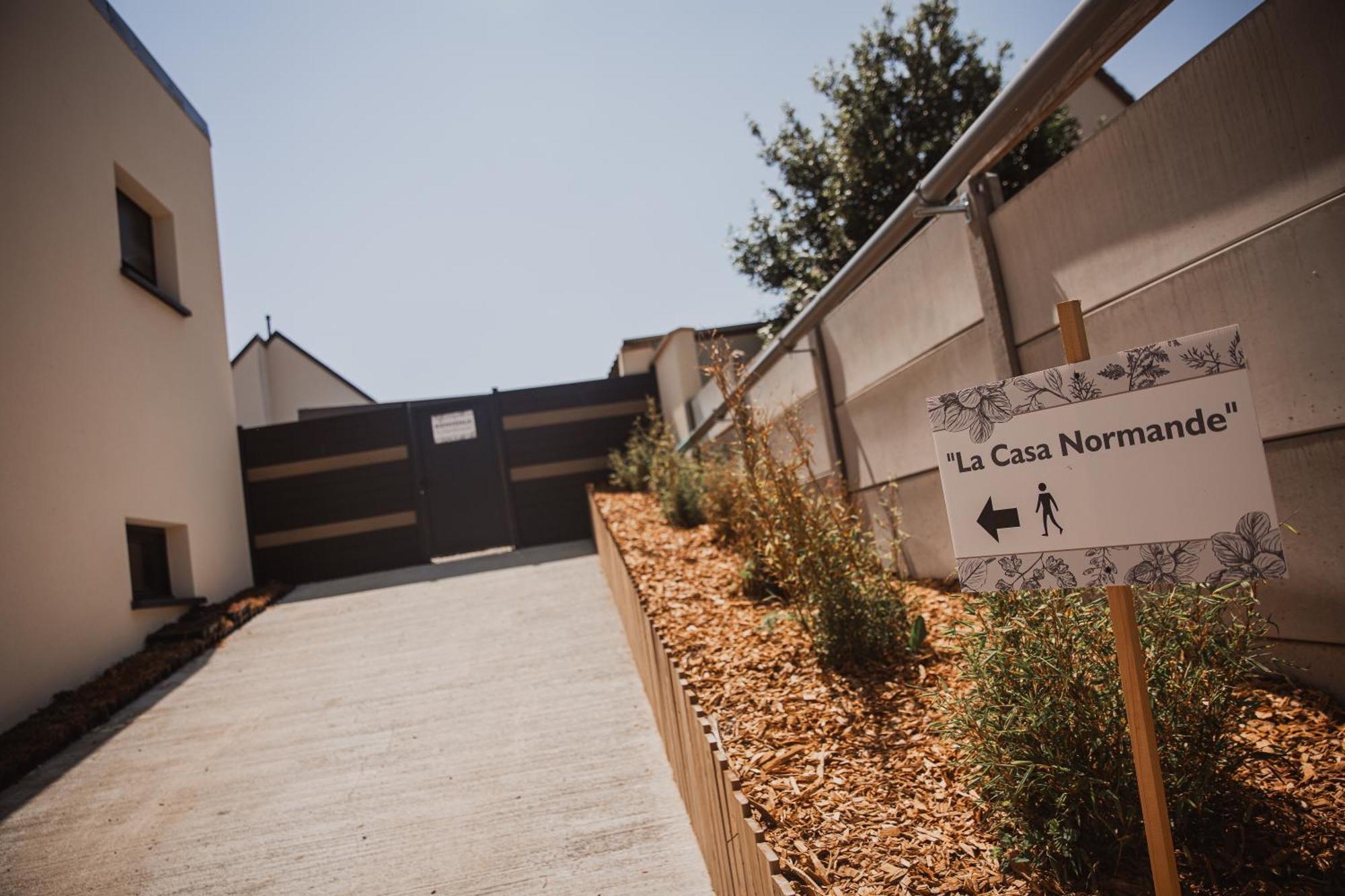 « La Casa Normande » Entre Ville & Plages Esquay-sur-Seulles Bagian luar foto